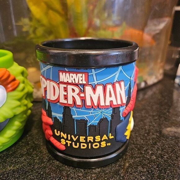 Universal Studios Large 3-D Marvel Spiderman Mug Cup Coffee 3 3/4"/Vintage Sesam - Picture 2 of 9